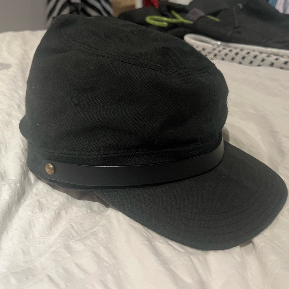 BURBERRY HAT